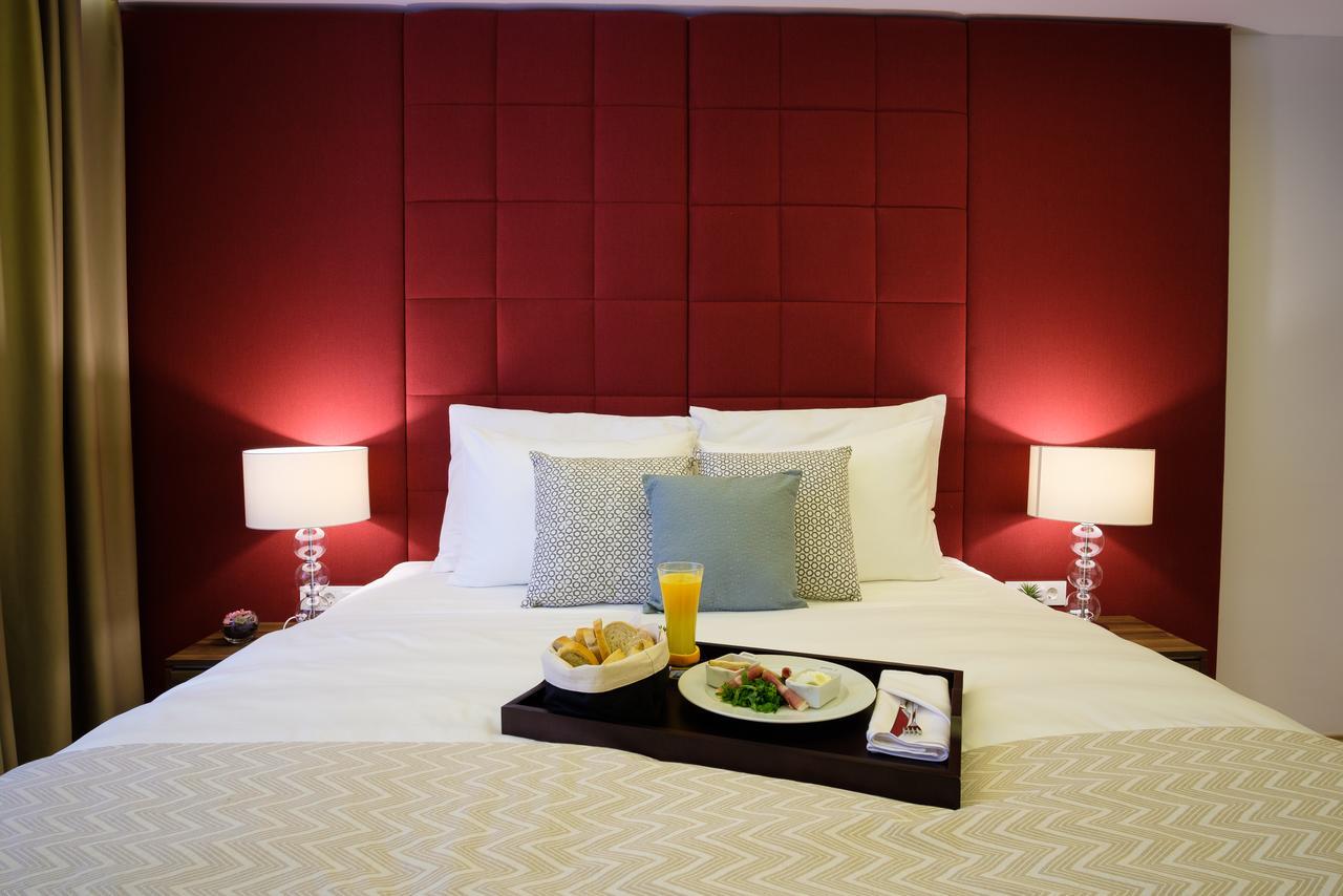 Sl Industry Hotel Τρέμπινιε Εξωτερικό φωτογραφία
